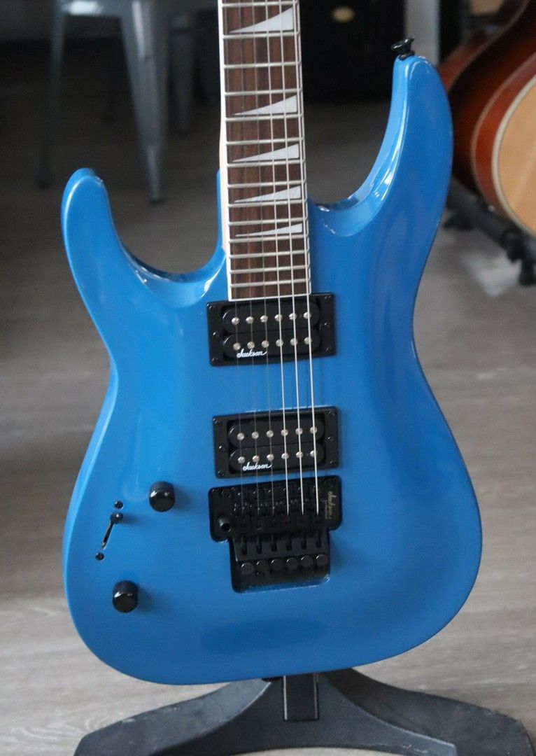 Jackson JS32L Dinky DKA AH BBL vasenkätinen sähkökitara + gig bag