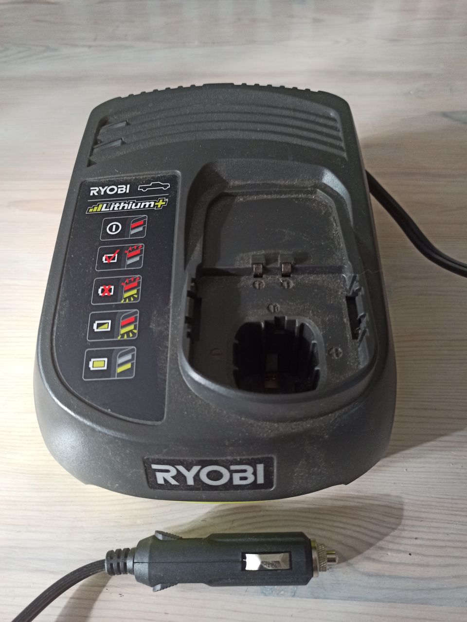 Ryobi autolaturi