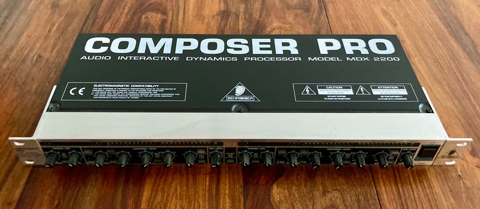 Behringer Composer Pro MDX 2200