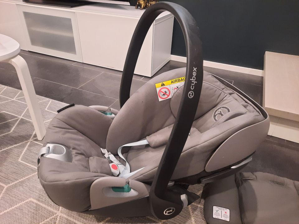 Cybex Cloud Z2 i-Size turvakaukalo ja telakka