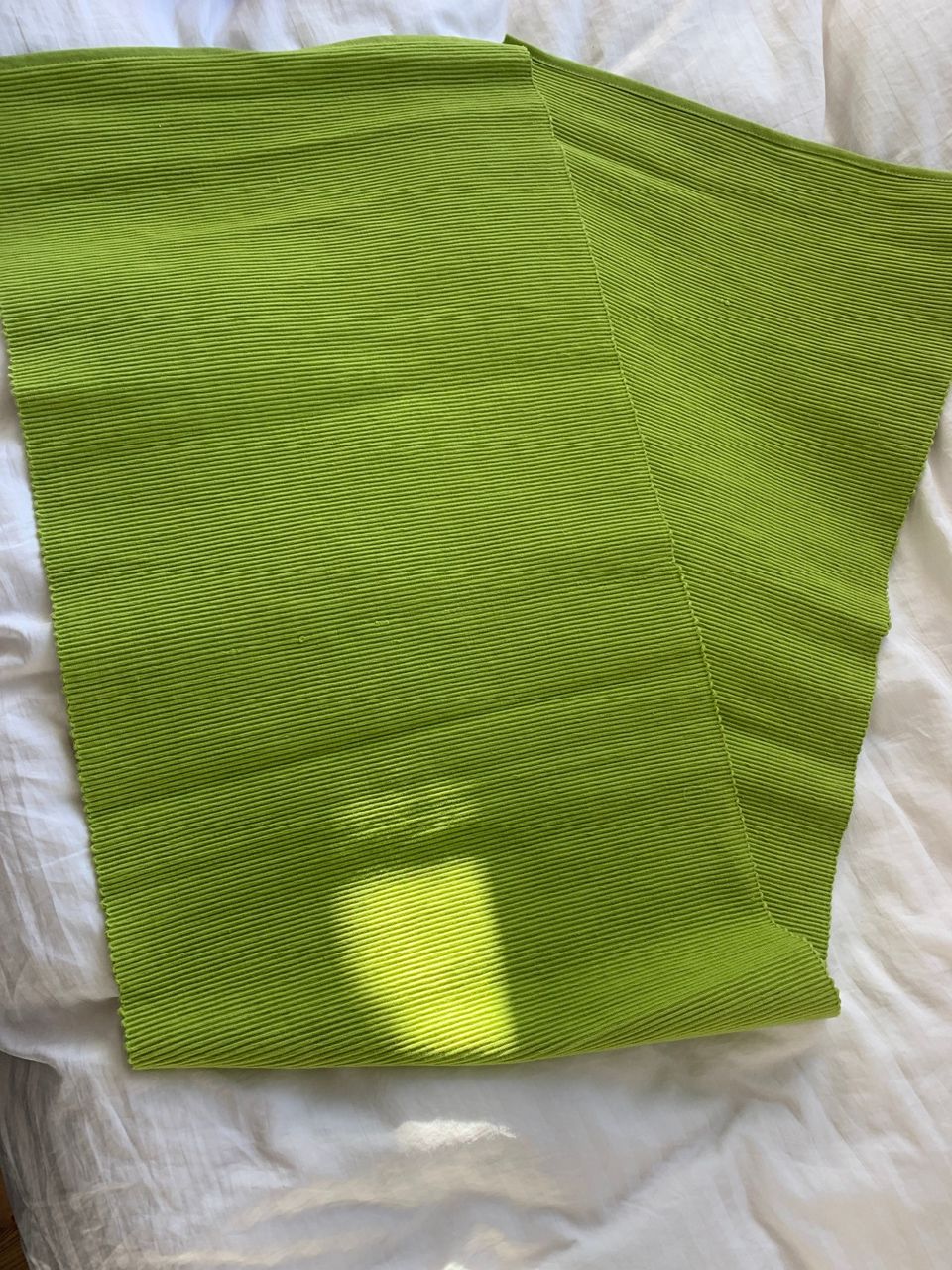 Kesän vihreä siisti pirteän värinen kaitaliina 150cm x 40cm, 7€