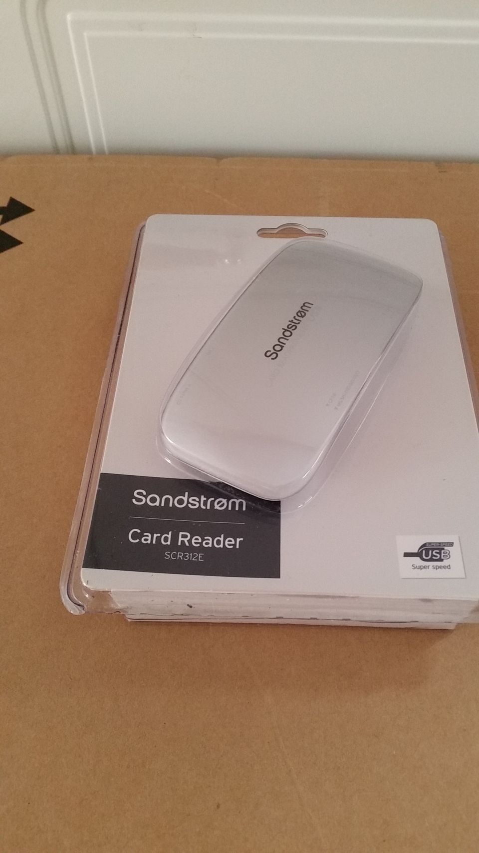 Card Reader USB 3 - kortinlukija Sandstrom