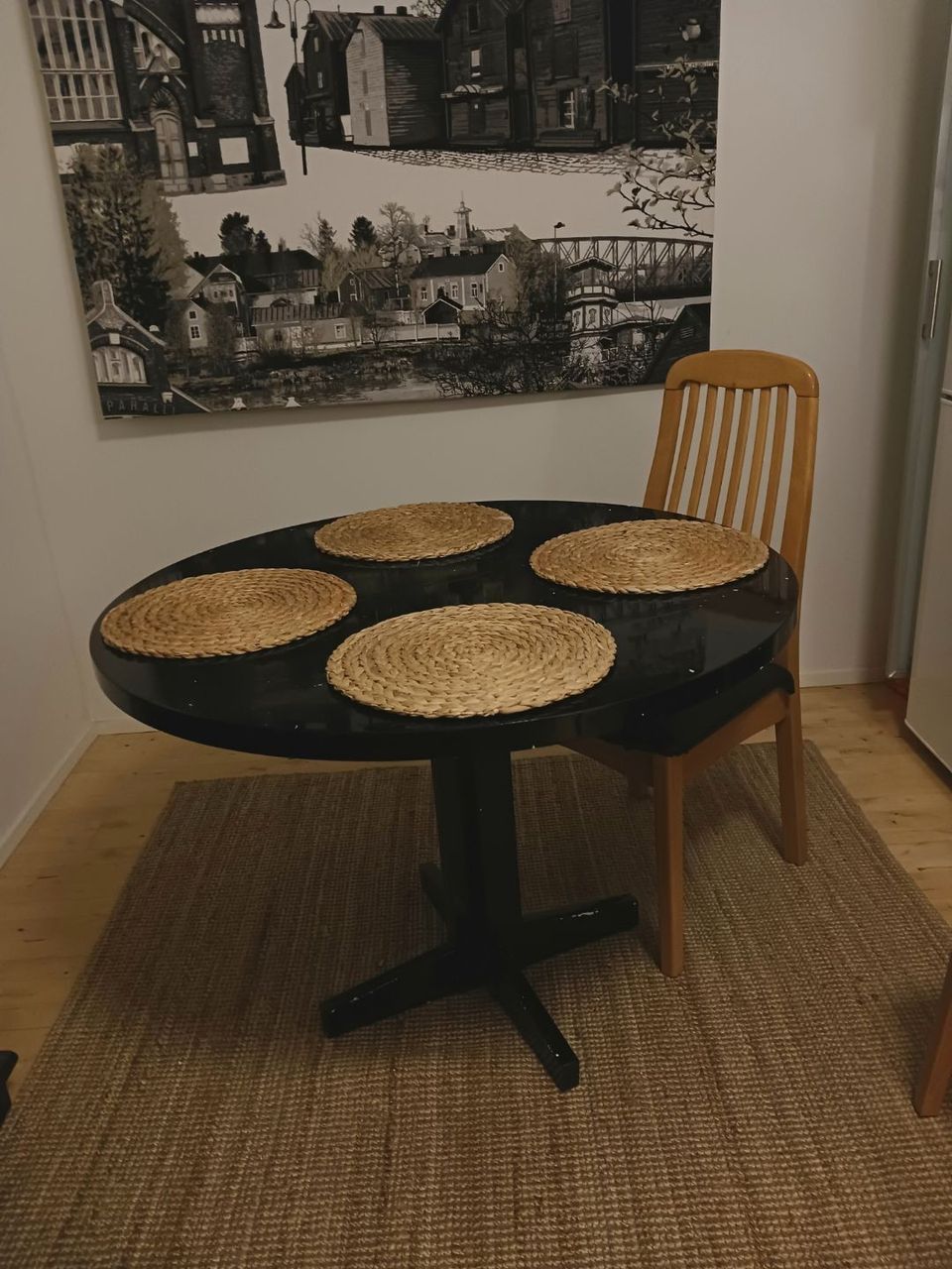 Ruokapöytä + tuolit