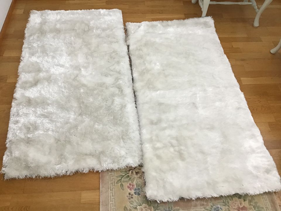 Laadukkaat valkeat matot 75 x 145cm 2.kpl.