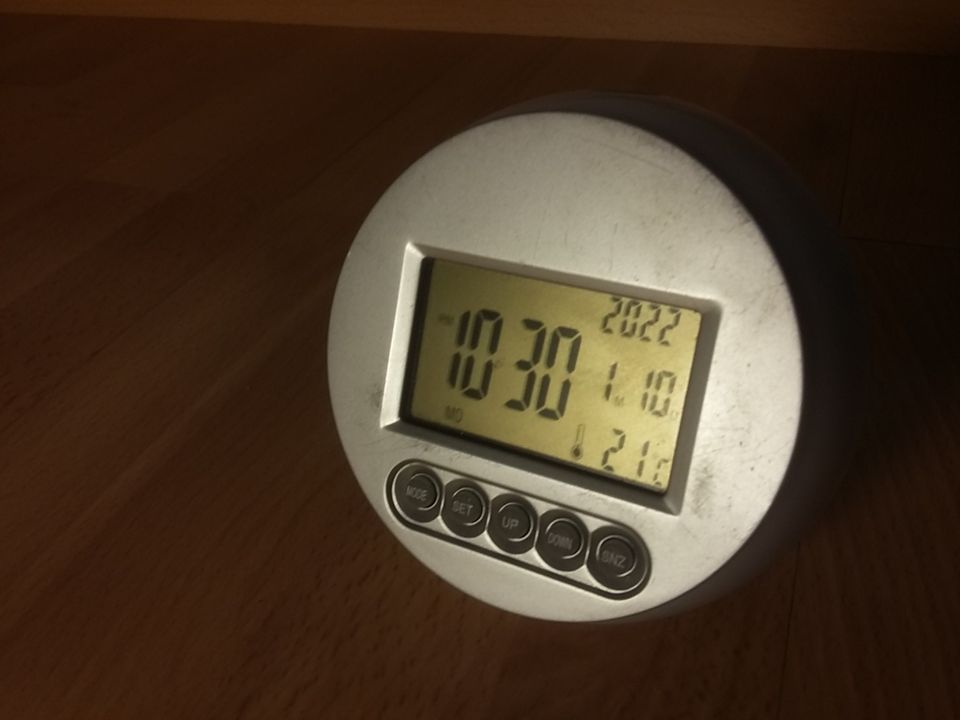 Kello - herätyskello ja lämpömittari