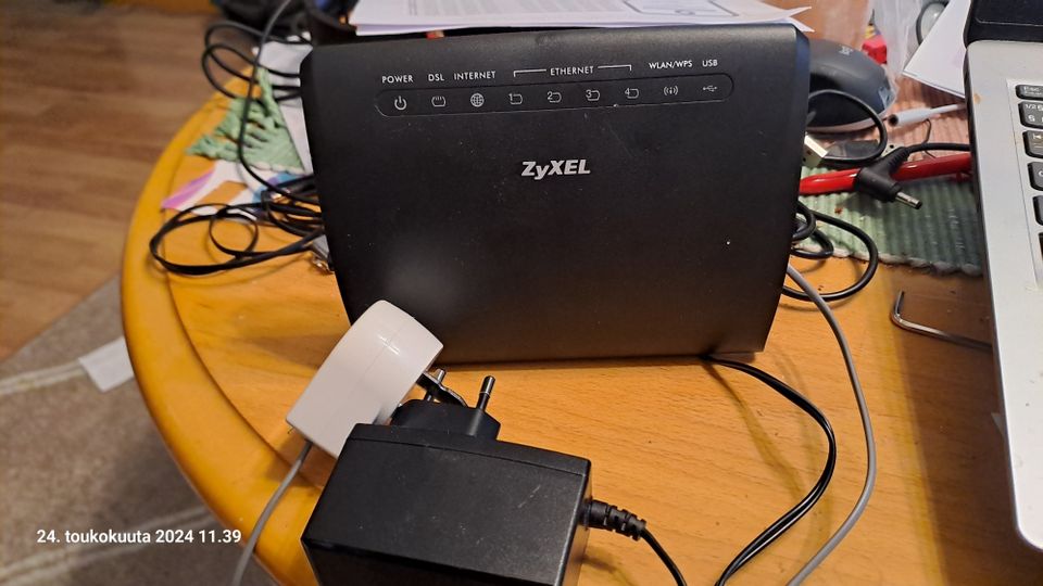 Zyxel ADSL2+/VDSL-modeemi