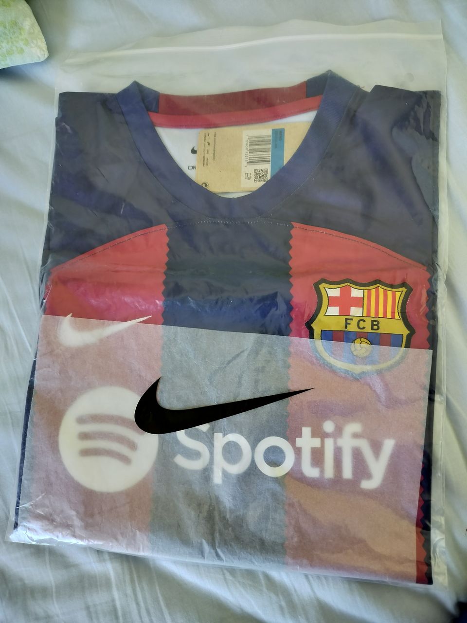 Uusi Barcelonan paita koko M