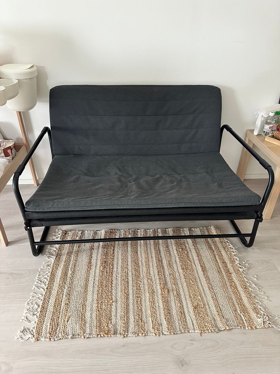 Ikean pieni sohva