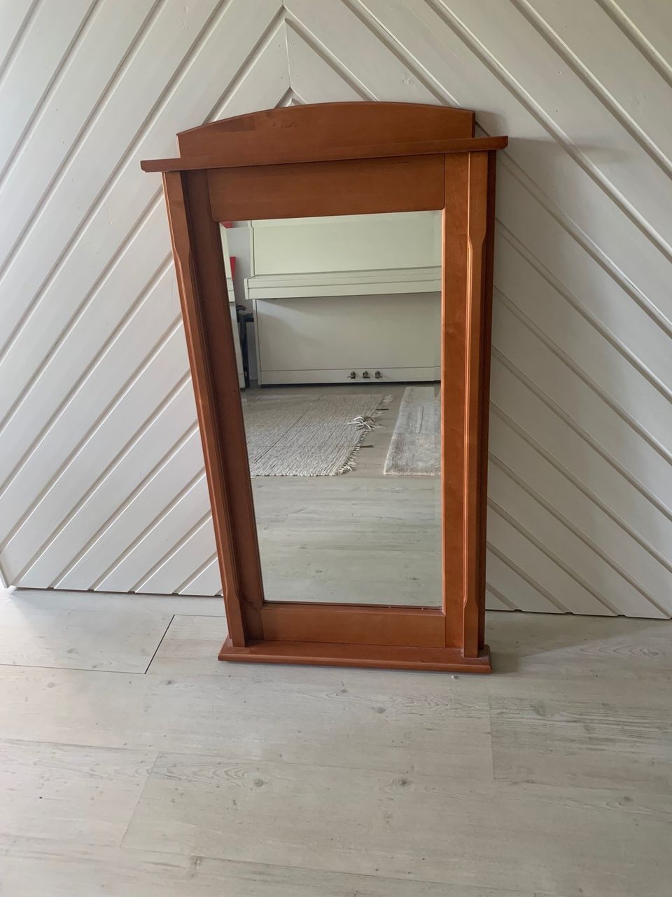 Jugend-tyylinen ruskea puinen peili