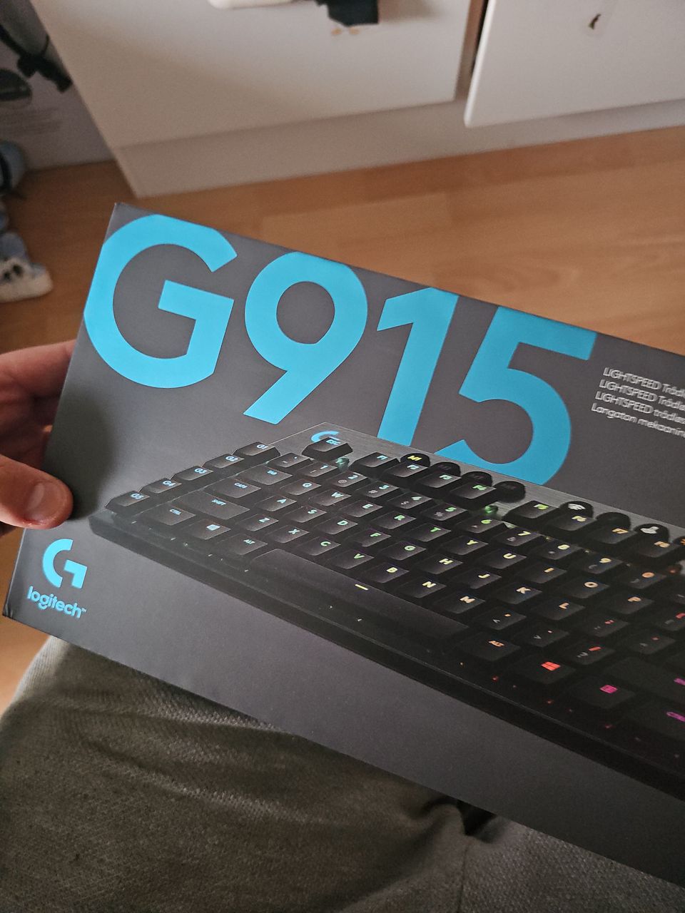 Logitech g915