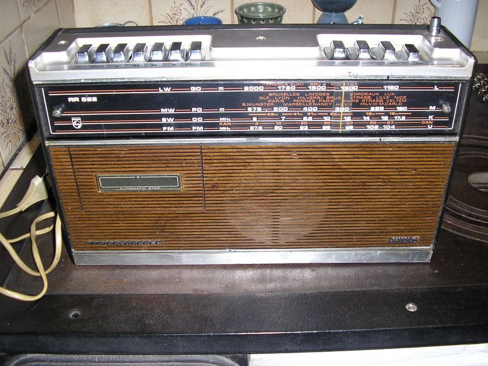Vanha Philips radiomankka osaavalle