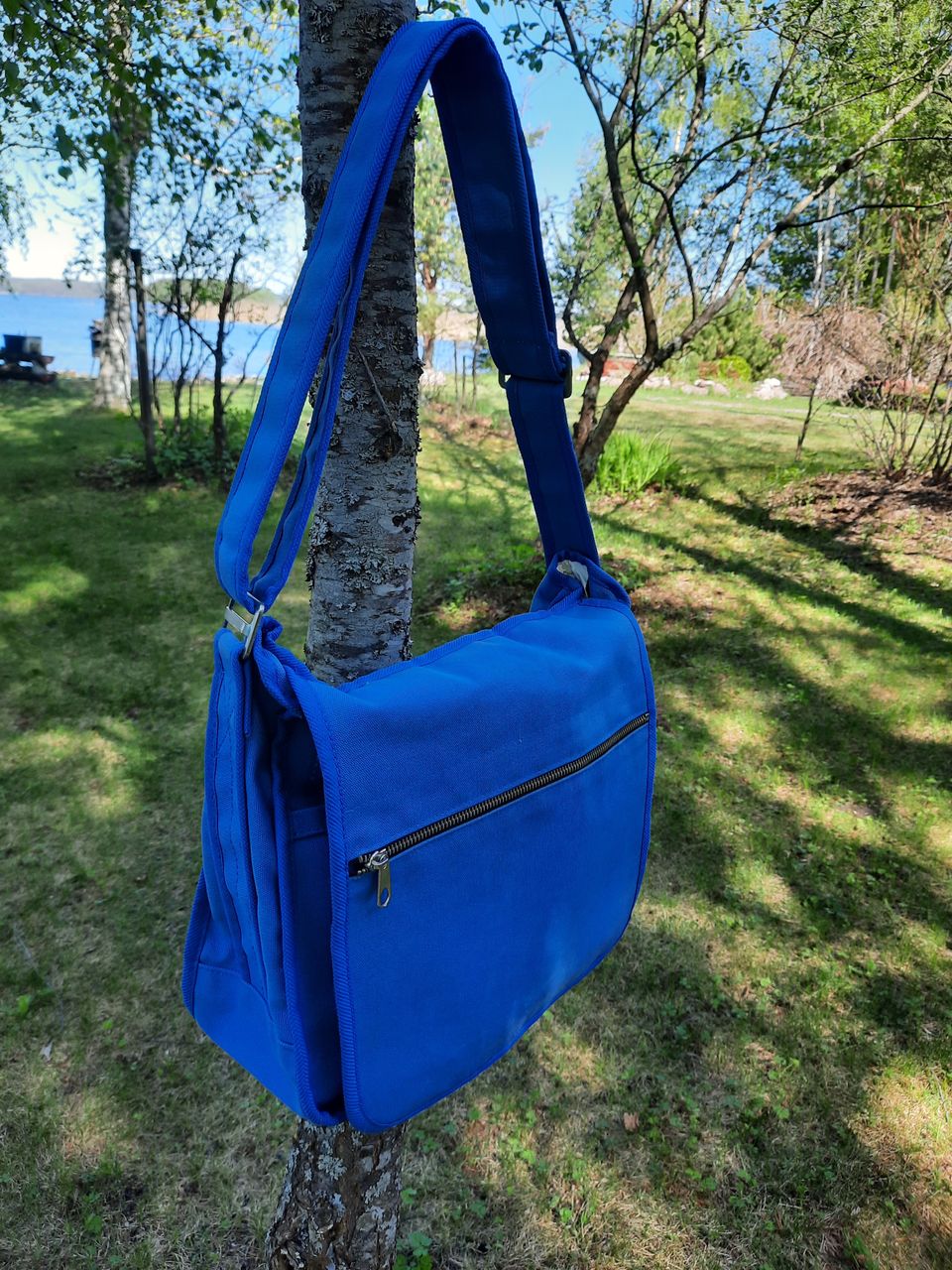 Urbaani Marimekon sininen laukku