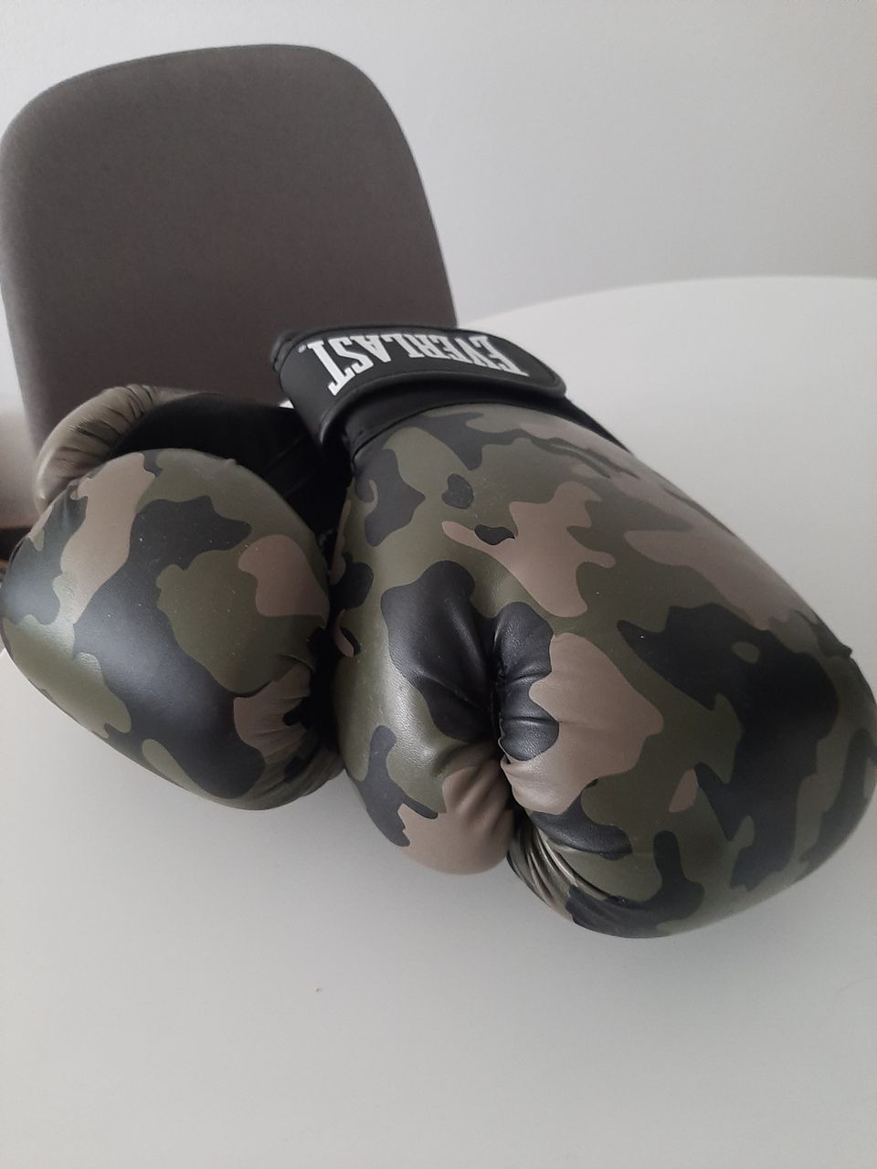 Everlast nyrkkeilyhanskat 14oz