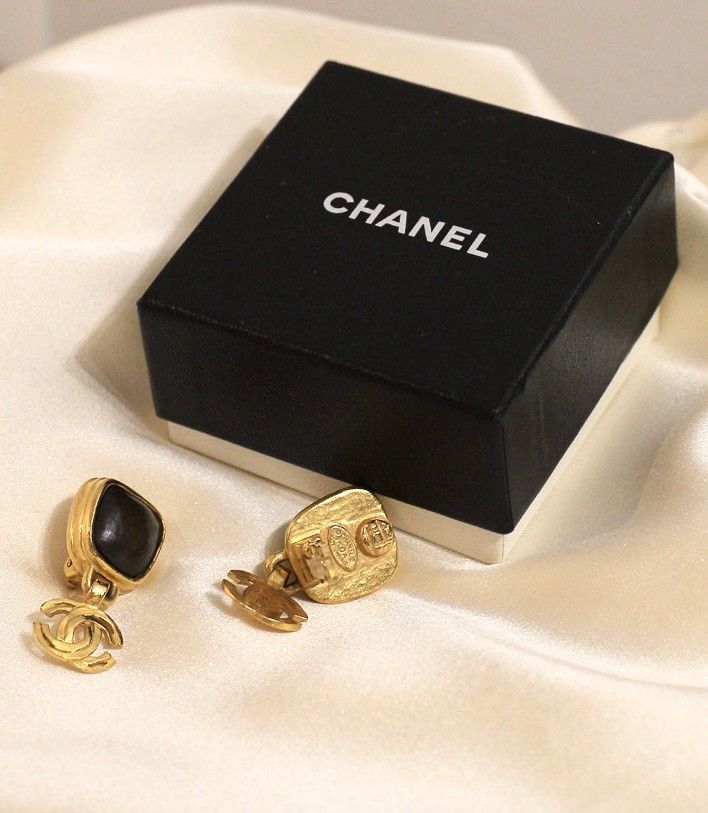 Vintage Chanel CC korvakorut