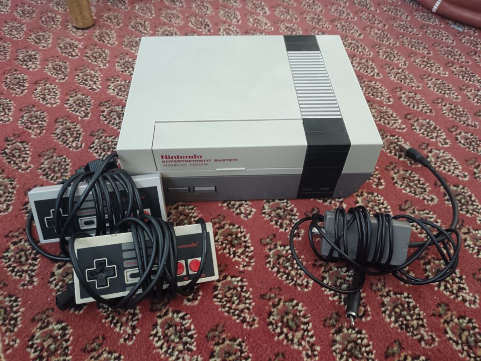 Myydään Nintendo entertainment system/NES