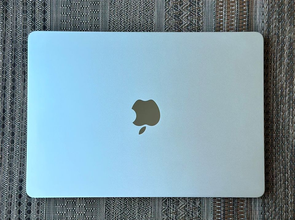 Apple Macbook 13,6 M2 8/256Gb Silver INT