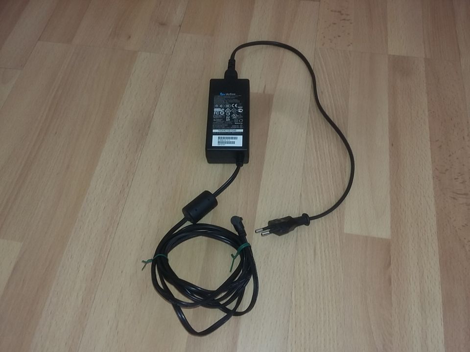 VeriFone maksupäätemuuntaja 9.3Volt