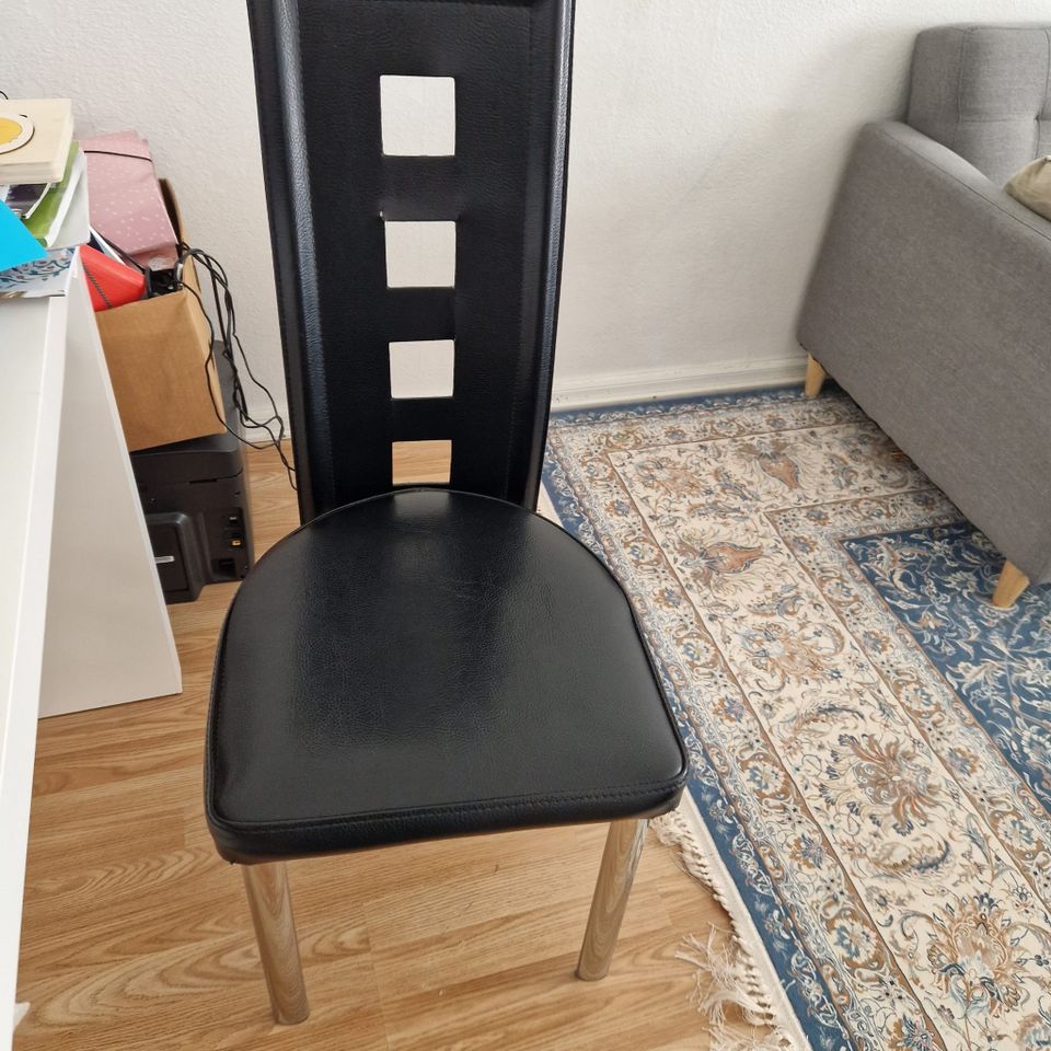 Lasipöytä +4 tuoli