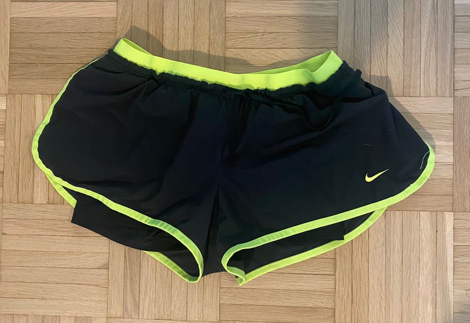 Nike treenishortsit