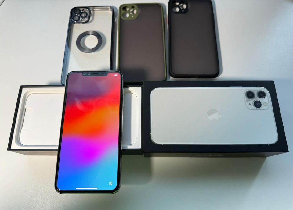 Kuin uusi! iPhone 11 Pro Max (hopea)