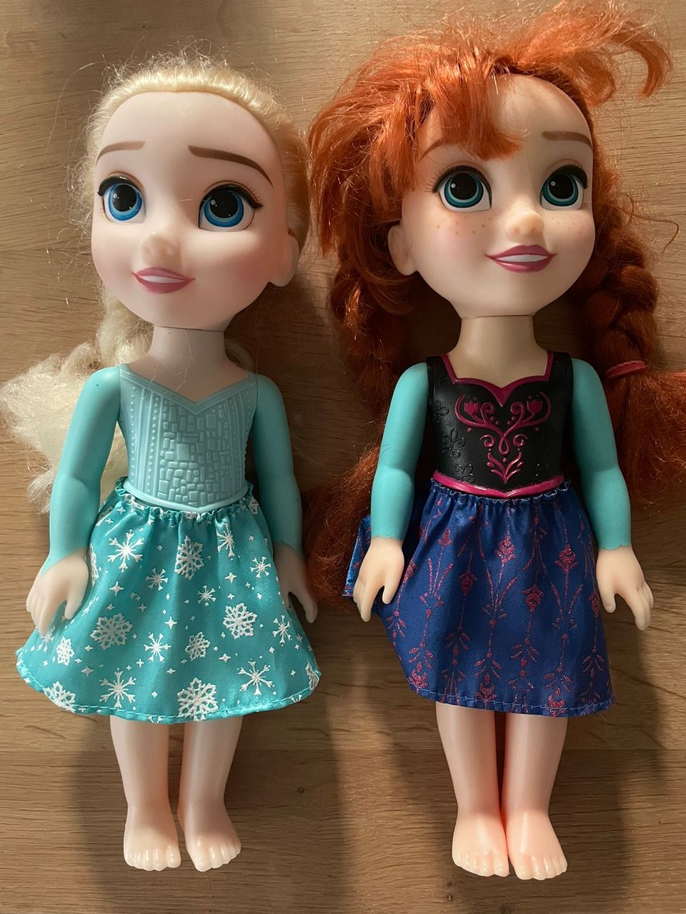 Elsa ja Anna nuket