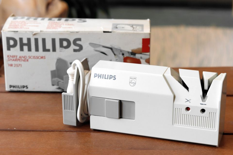 Philips HR 2571 sähkoinen saksien- ja veitsenteroitin