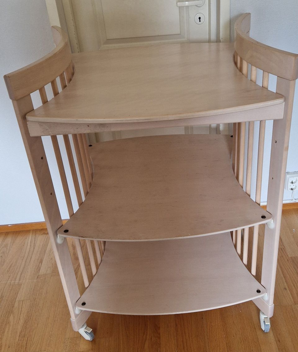 Stokke Care hoitopöytä