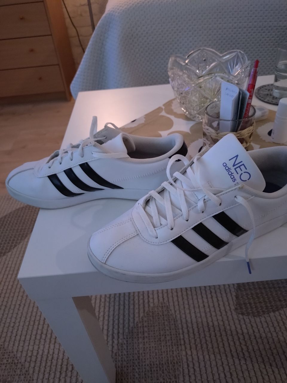 Adidas Neo kengät