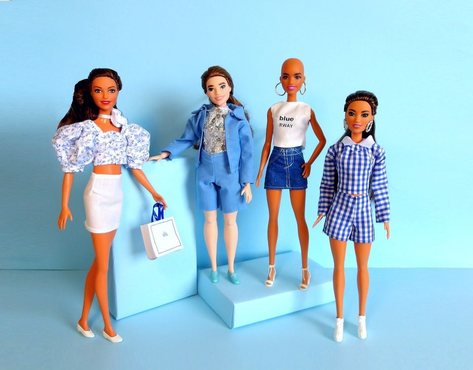 Barbielle vaatteita sinistä, valkoista curvy, tall, tavallinen