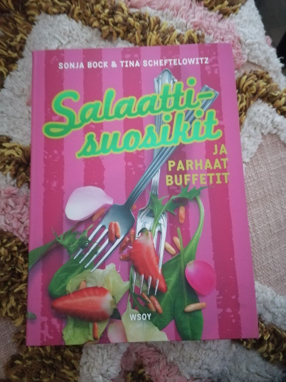 Salaattisuosikit kirja Sonja Bock ja Tina Scheftelowitz