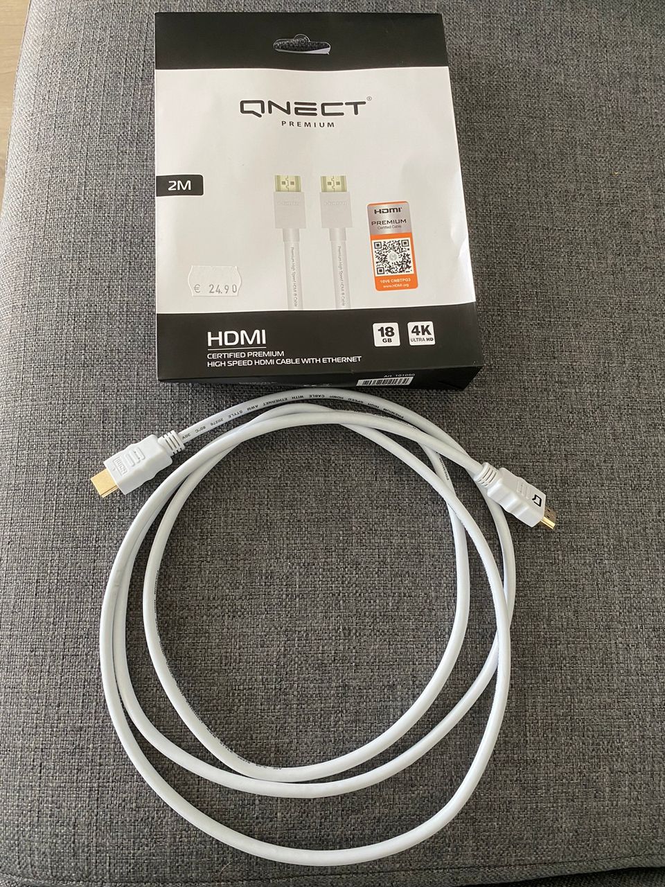 Käyttämätön HDMI kaapeli