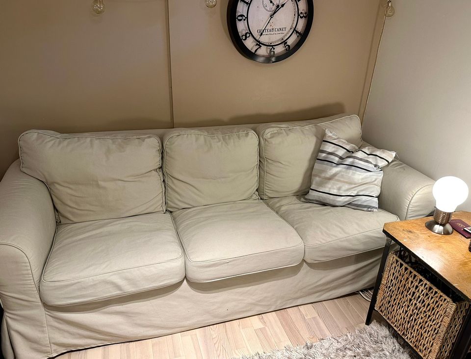 Ikean Ektorp-sohva beige