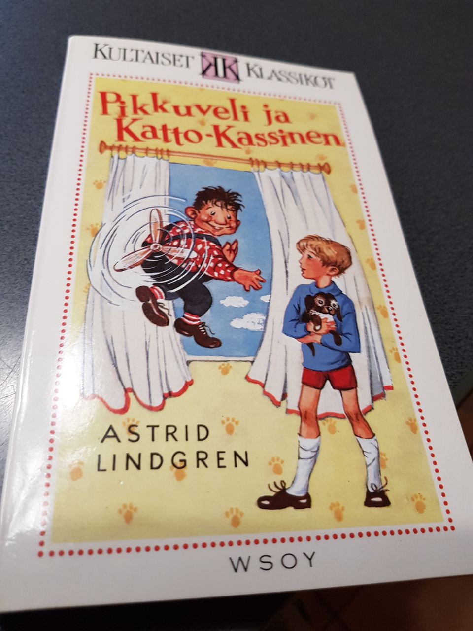 Pikkuveli ja Katto-Kassinen. Astrid Lindgren.