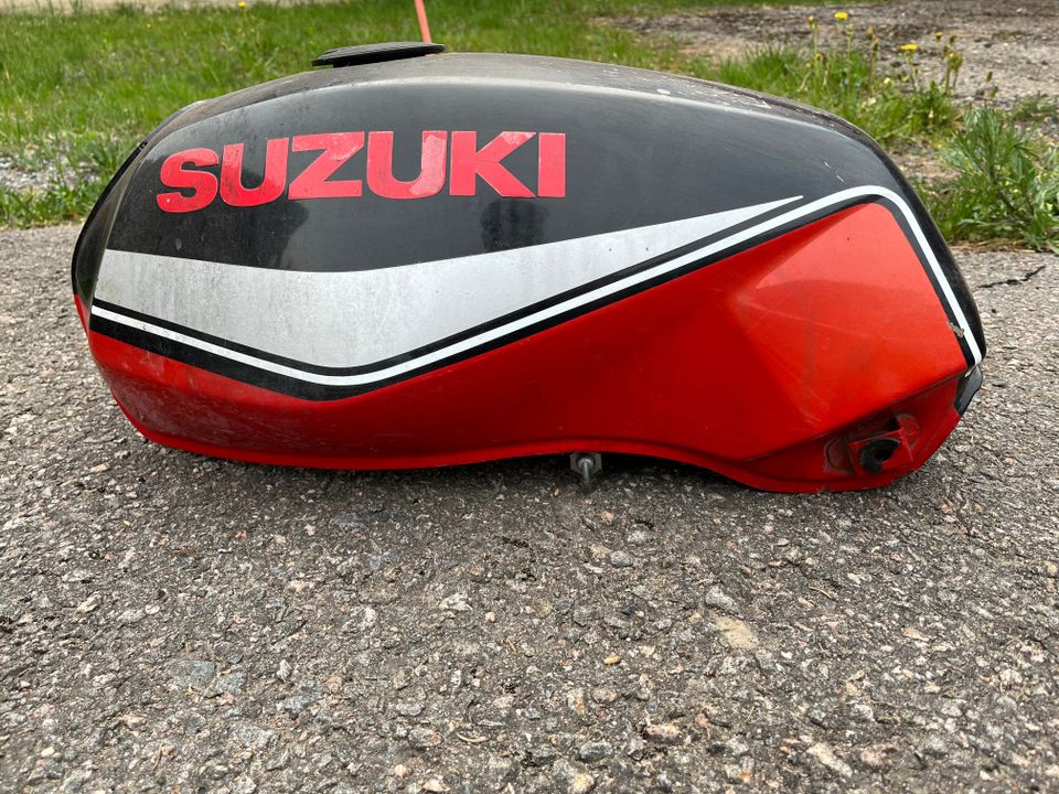 Suzuki gs 450E osaa