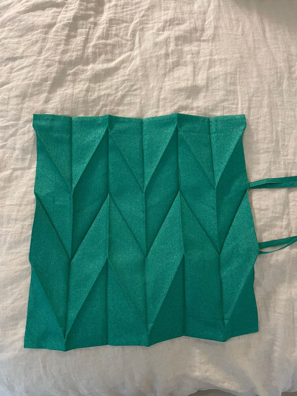 Iittala, Issey Miyake smaragdinvihreä tyynyliina