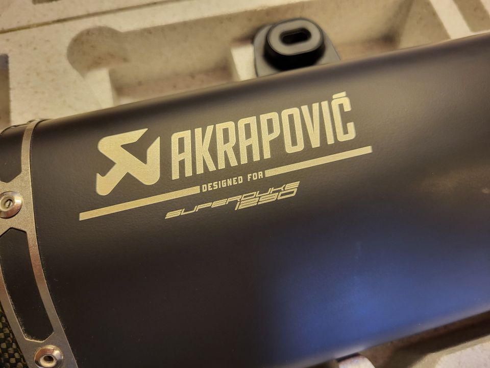 KTM 1290 Super Duke Akrapovic