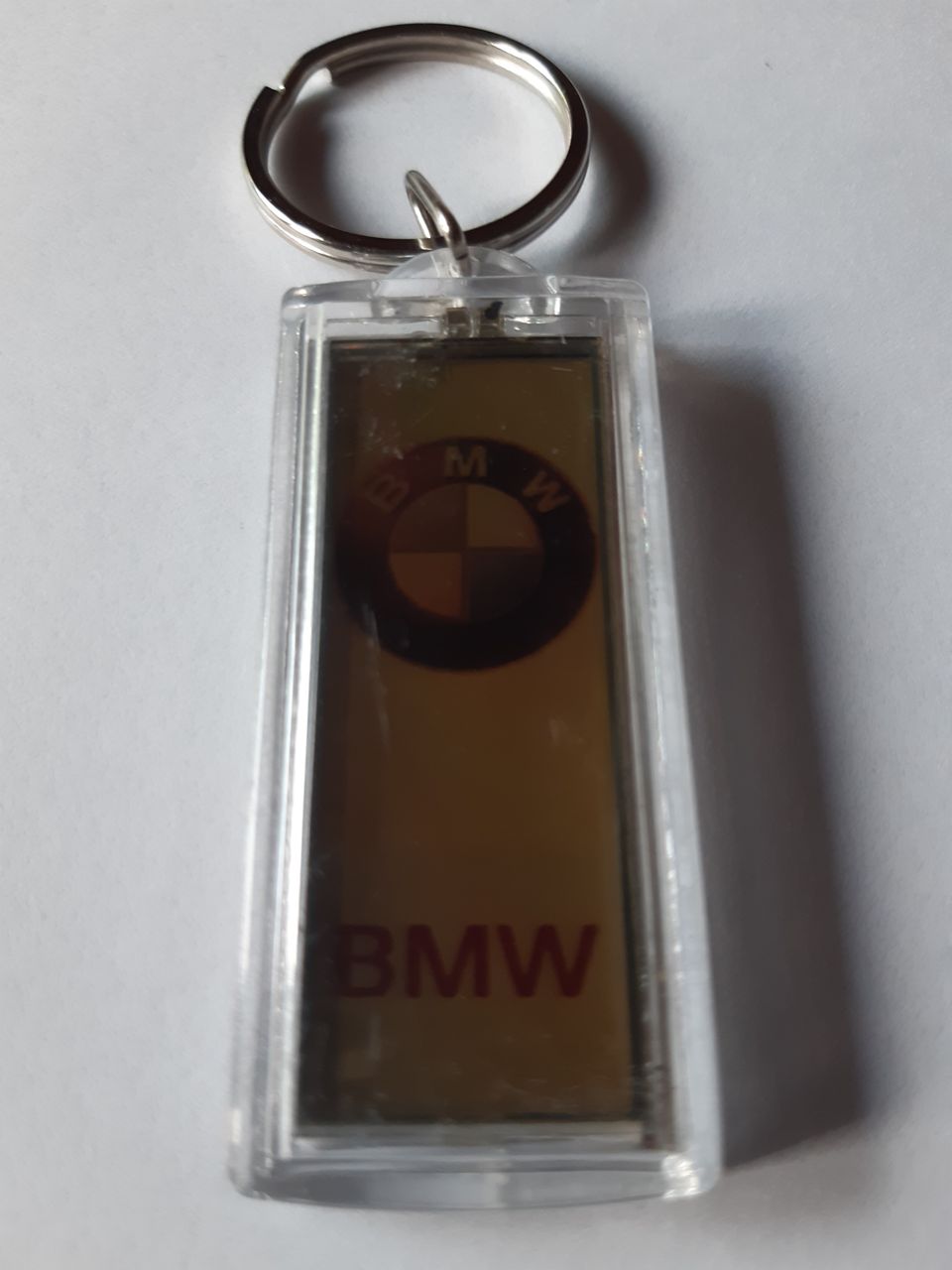 BMW avaimenperä postituskuluineen
