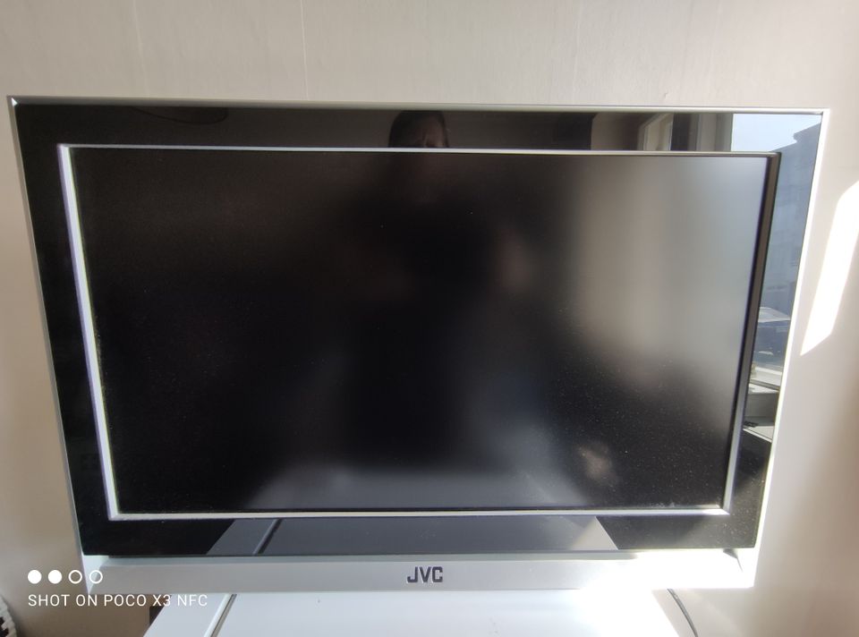 JVC LT 26X70BU tv