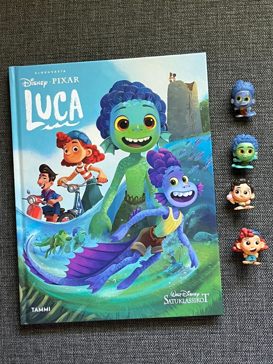 Disney Luca kirja ja figuurit