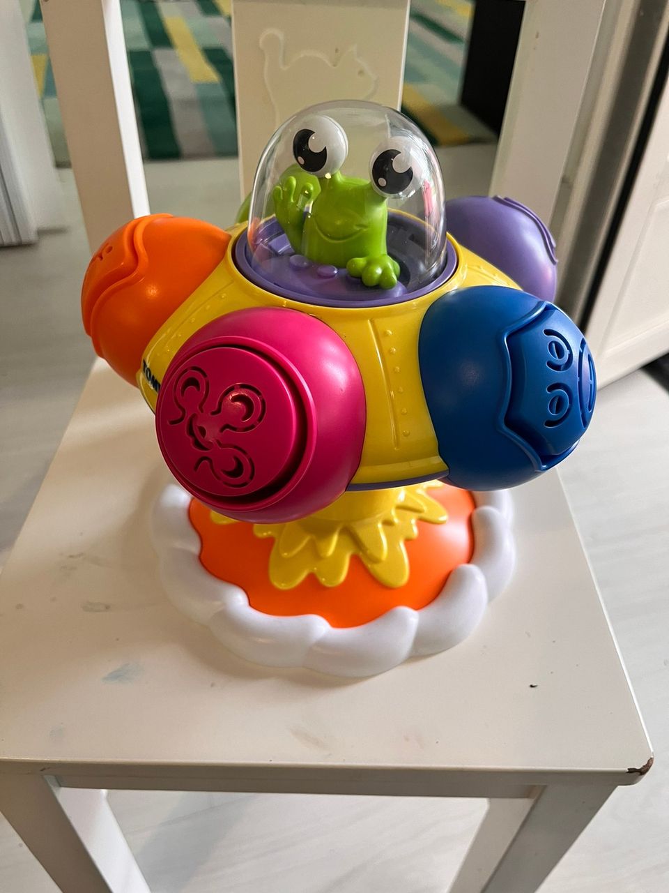 Tomy Aktivointilelu Spinning UFO