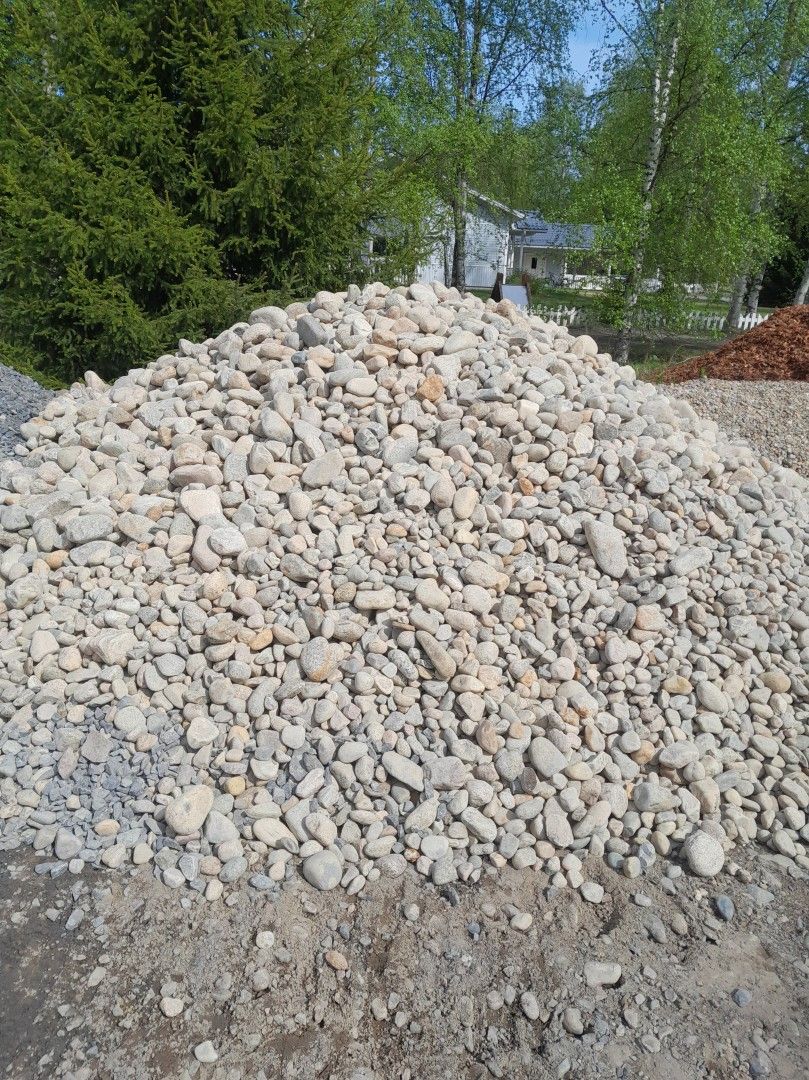 Seinänvierus kiviä 50-150mm