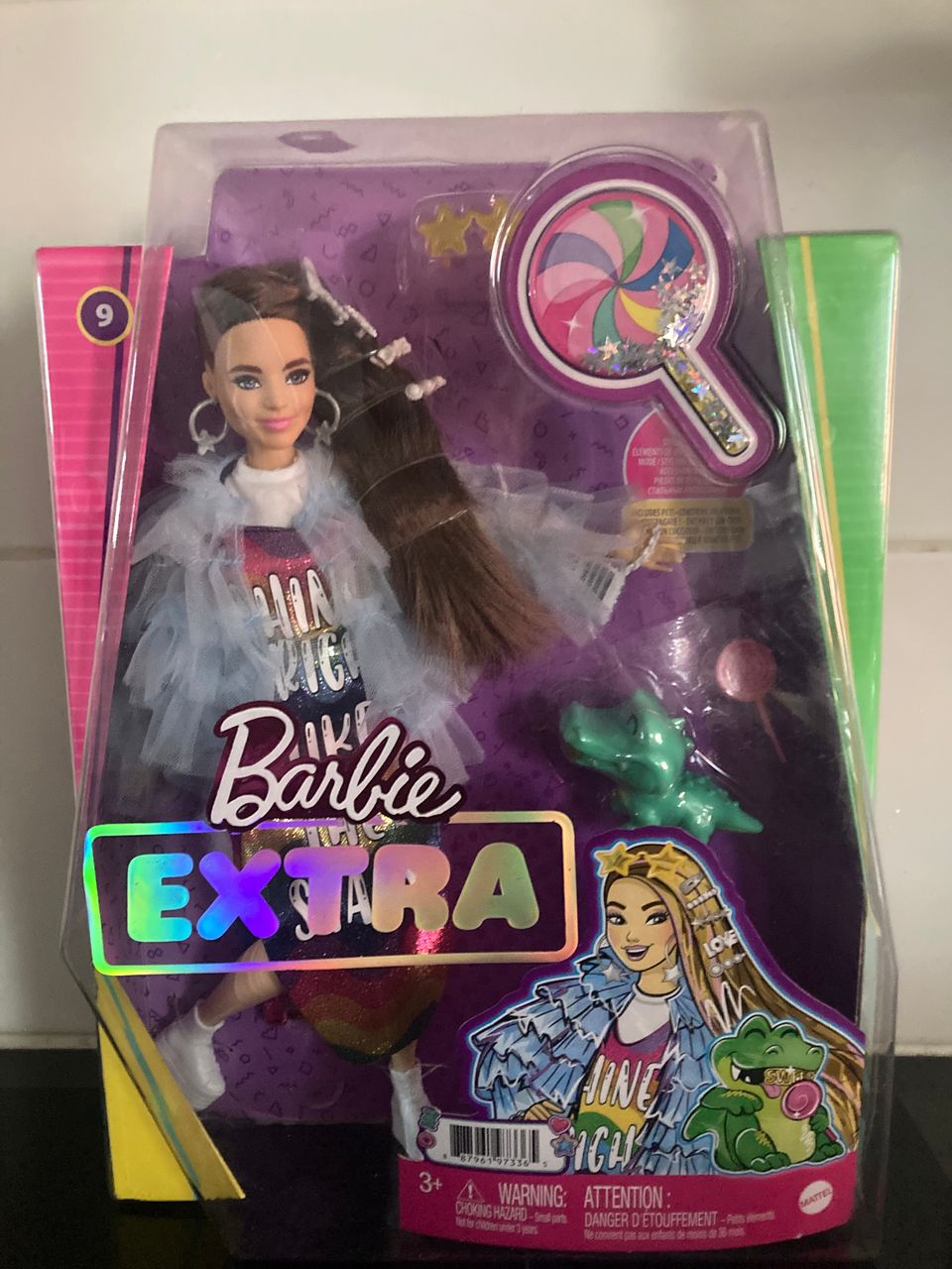 Kaunis avaamaton Extra Barbie