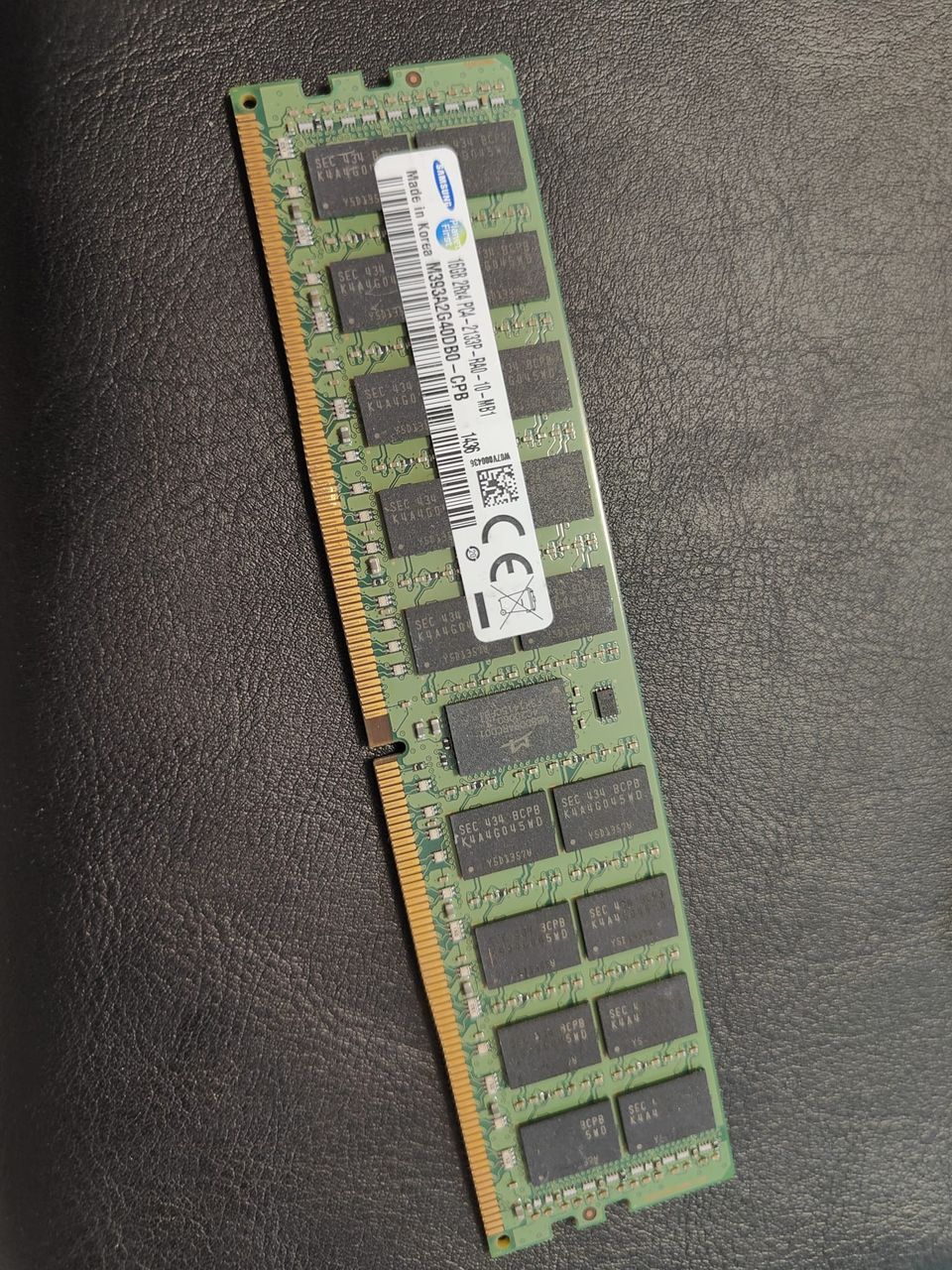SAMSUNG M393A2G40DB0-CPB 16GB (1X16GB) PC4-2133P DDR4