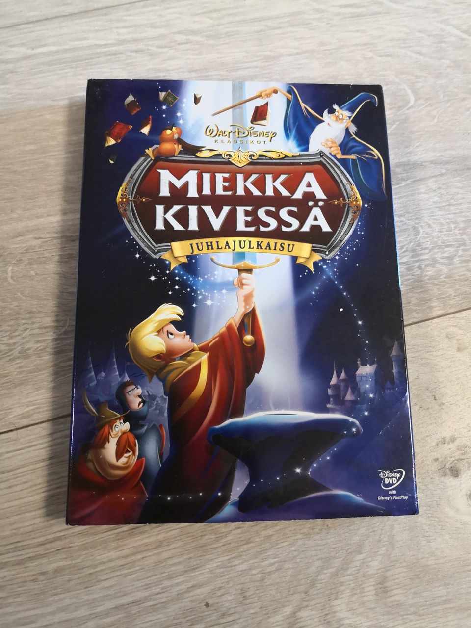 Disneyn Miekka Kivessa juhlajulkaisu DVD