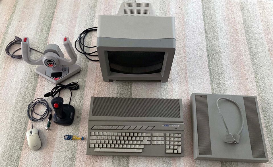 Atari STE ( 4MB, kiintolevy, TOS 2.06 ym. )