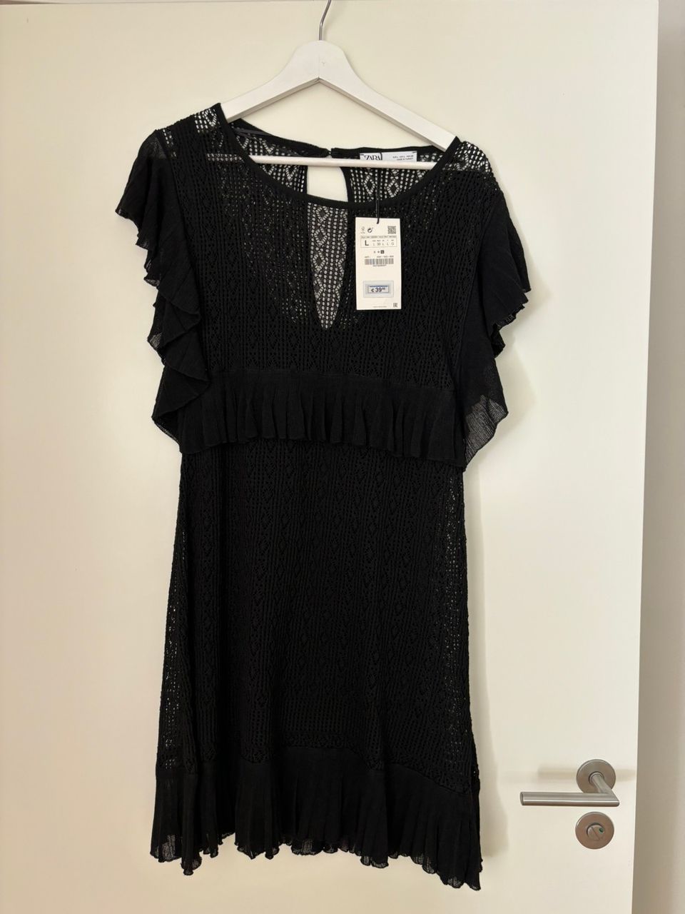 Zara uusi musta mekko L
