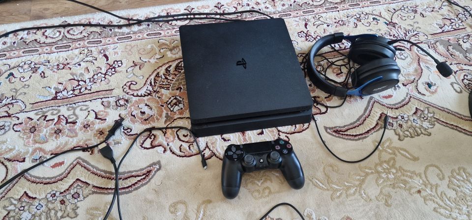 Ps4 slim 1tb