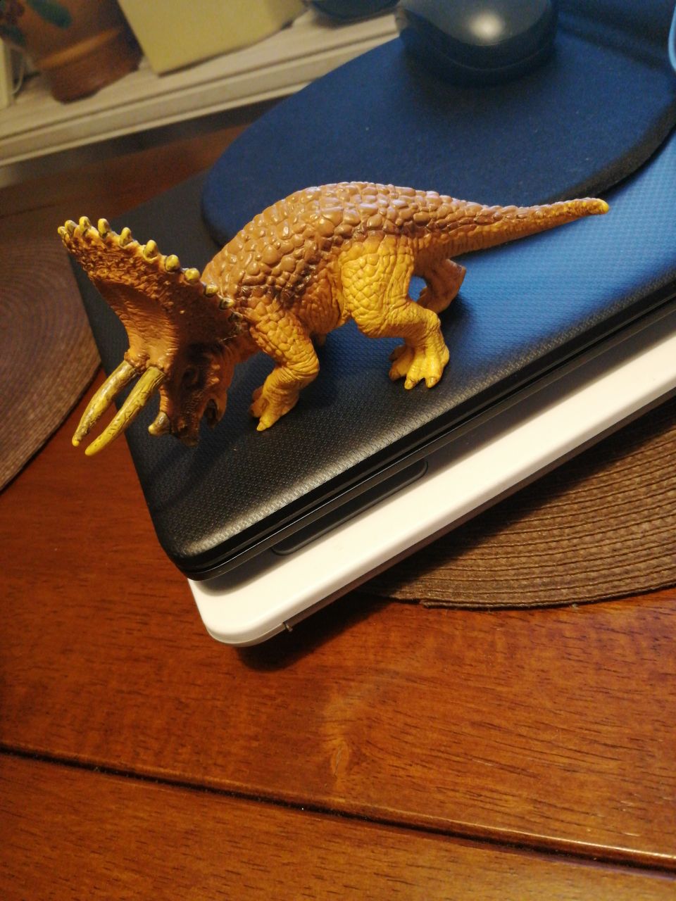 Schleich dinosaurus