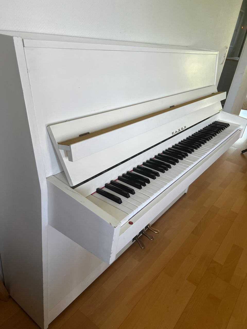 Valkoinen Fazer Piano