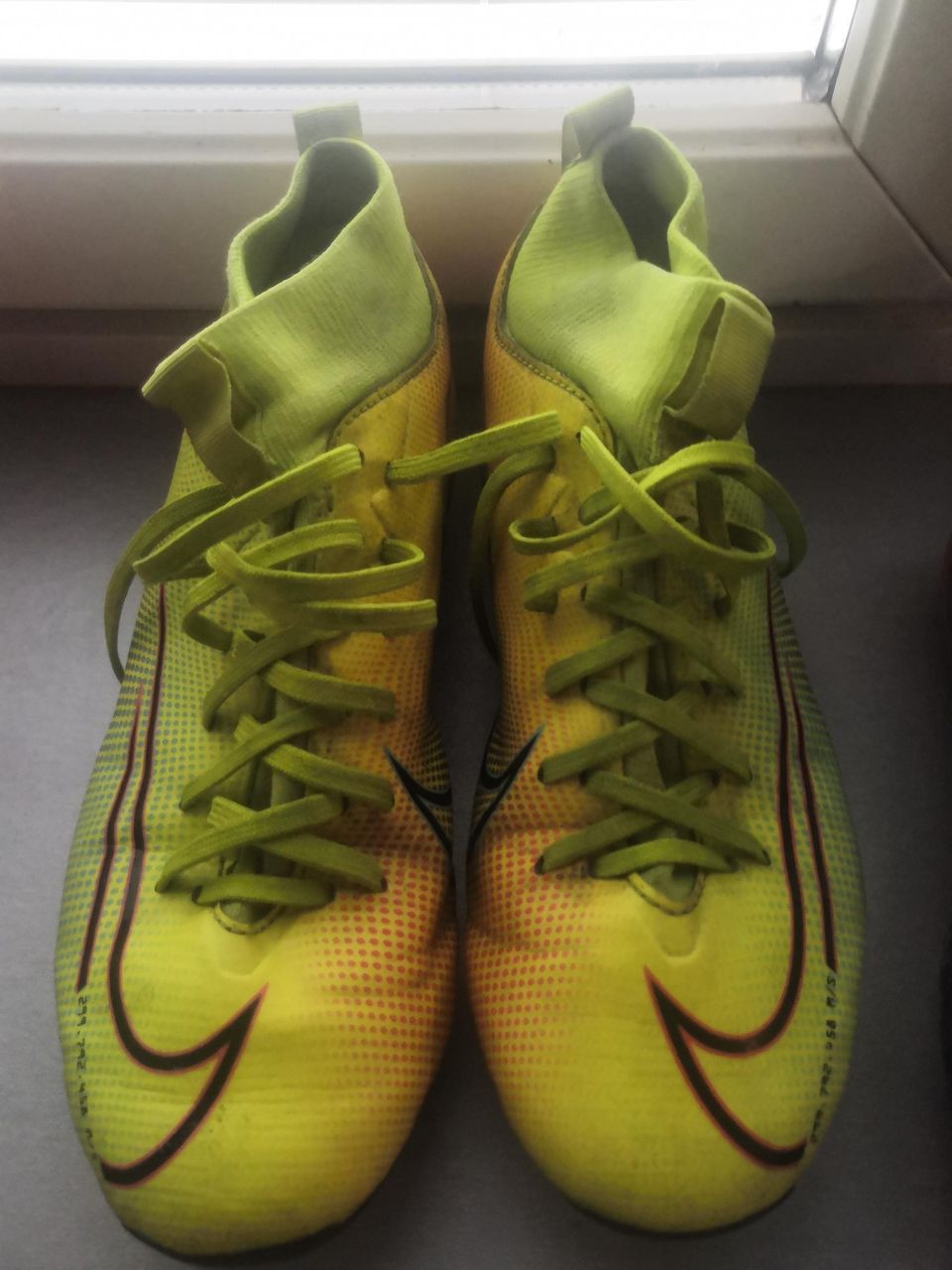 Nappulakengät Nike Mercurial 35,5 ja Nike Phantom Luna FG ready 38,5